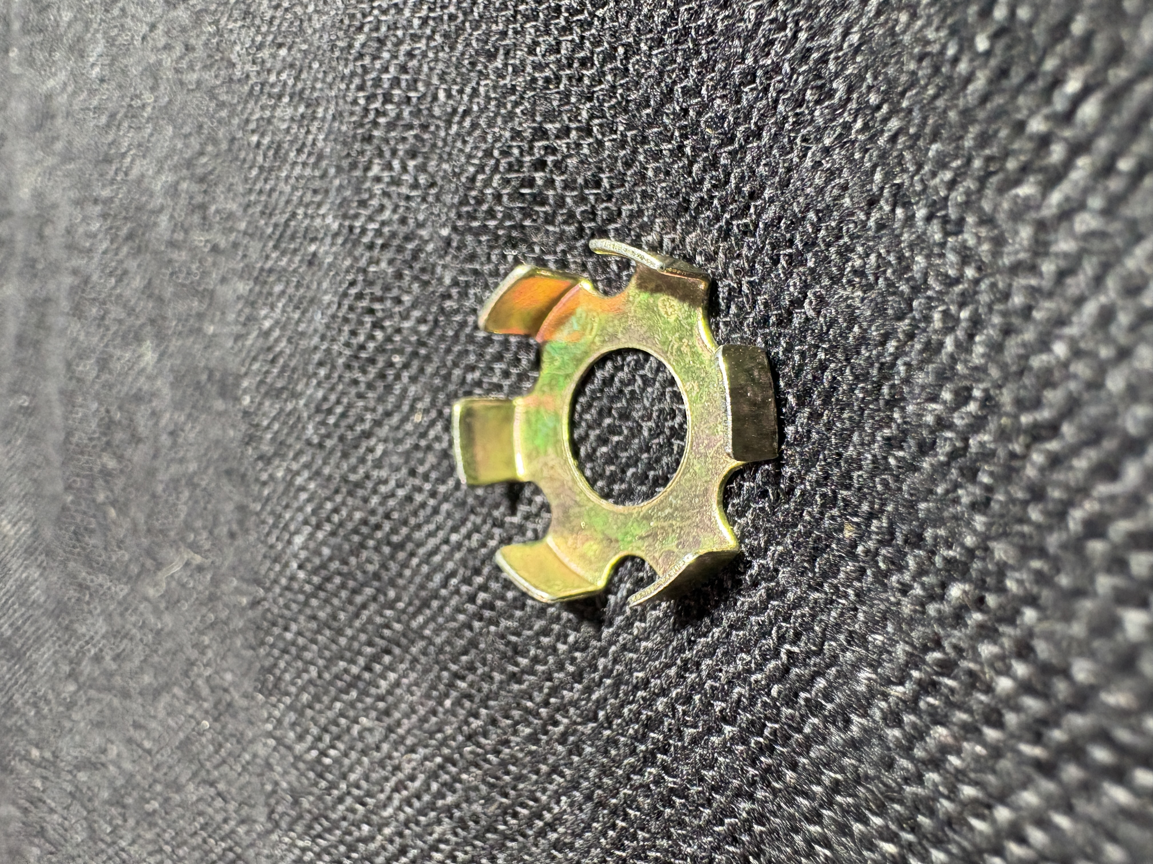 Tapa bomba Dodge D100, embutido — Metalúrgica Korcsog Buenos Aires